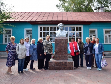 Состоялась первая экскурсия в г. Льгов для группы пожилых людей