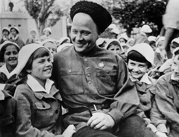 Сегодня день рождения Аркадия Петровича Гайдара